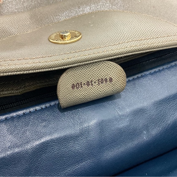 Vintage Gucci Shoulder Handbag - Picture 4 of 16